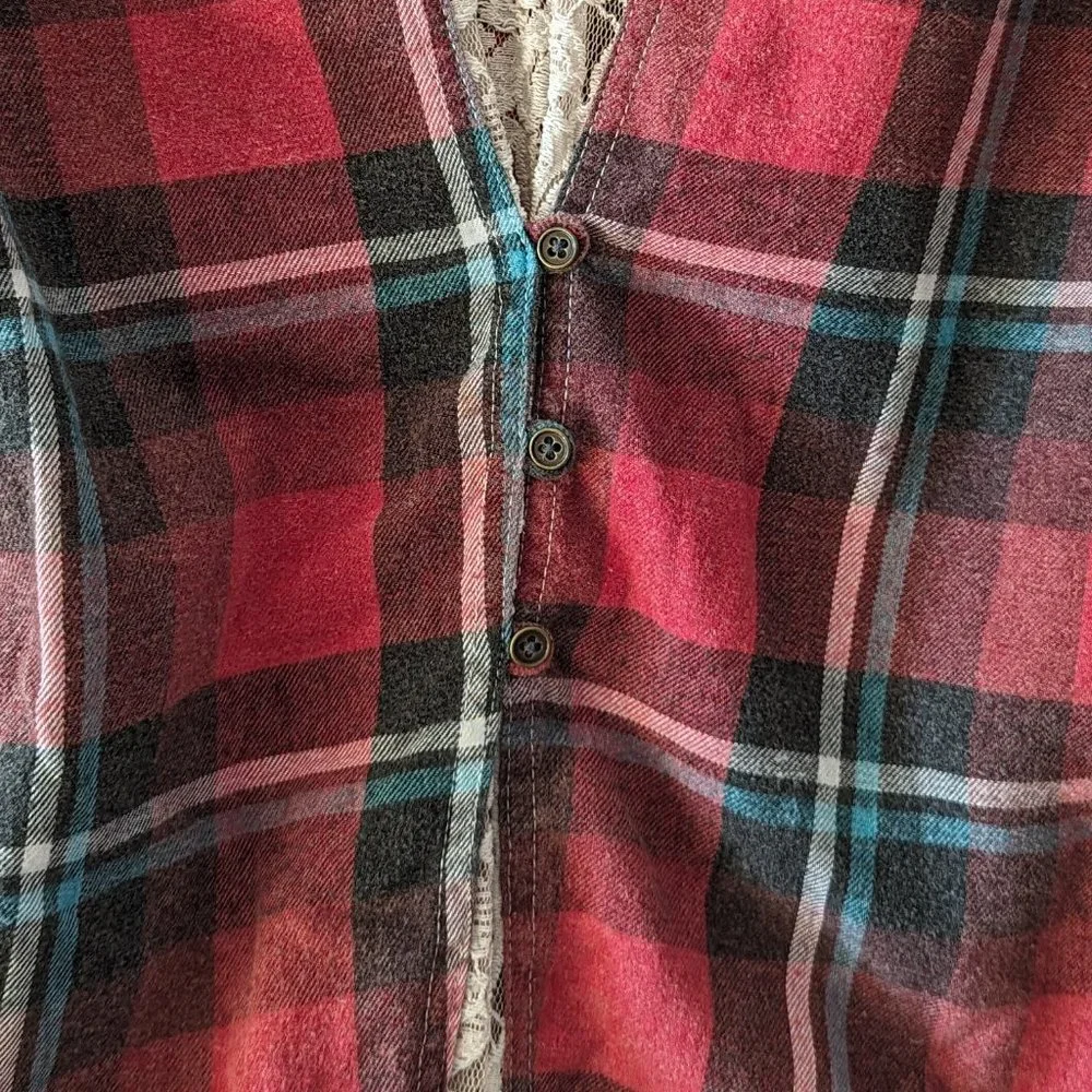 Lightweight Plaid Flannel with Back Lace Panel // Size L // Taylor & Sage - Picture 8 of 10